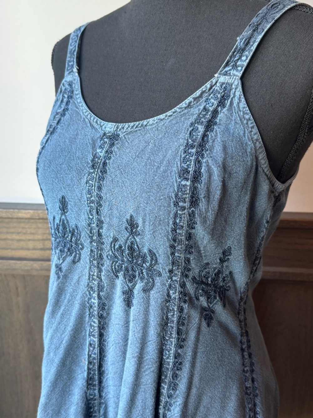 Braja Exclusives boho hippie Washed Denim-Look Embroidered Sundress 17.5 Ptp - Picture 2 of 8